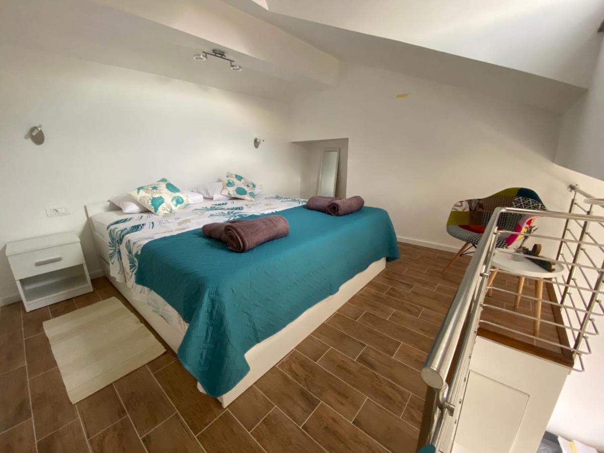 Apartmani Begic 1 I 2 Barbat na Rabu المظهر الخارجي الصورة